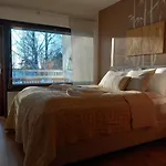 Aalto, Quiet Row House With Infrared Sauna Apartmán